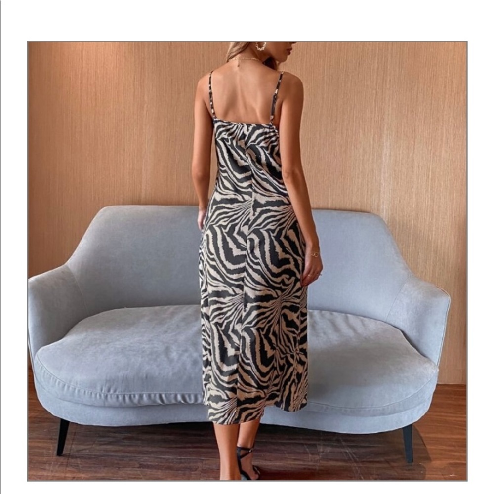 Dress - Picture 2 of 3